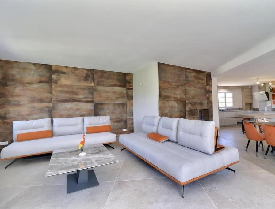 Photo of Livingroom in Arles