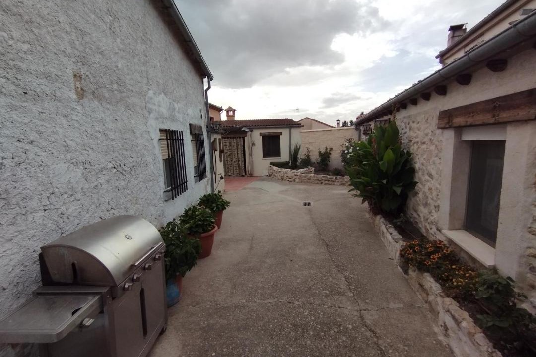 Photo of Buildings in Losana de Piron