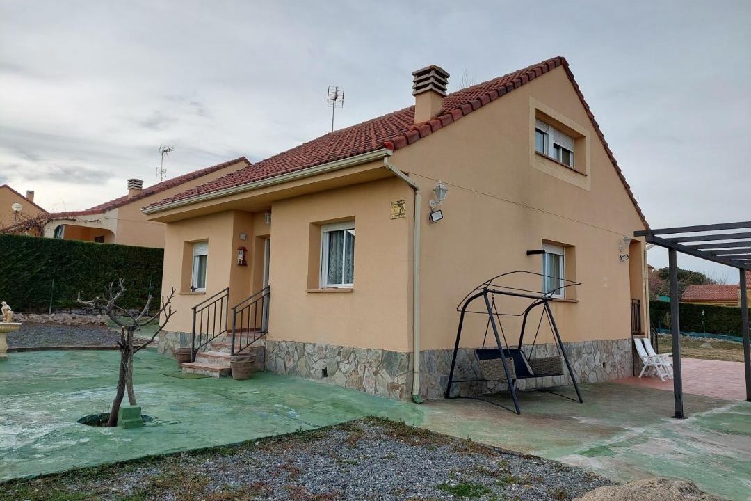 Photo of Buildings in Zarzuela del Monte