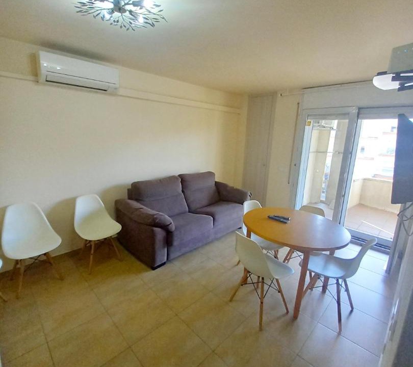 Photo of Livingroom in Roses Town Center