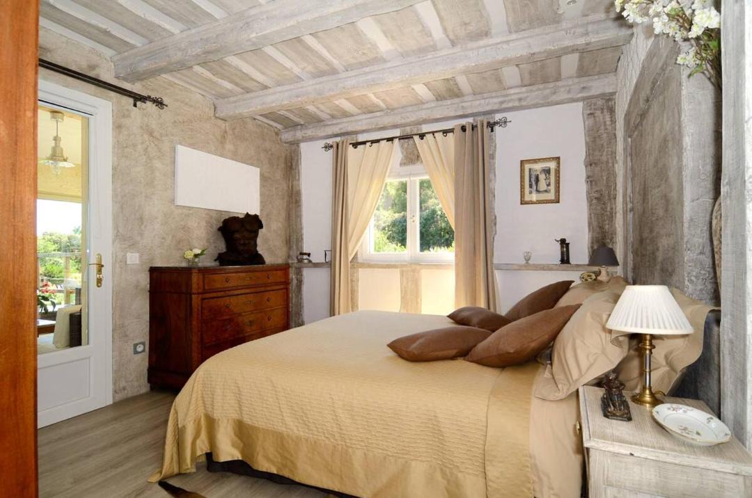 Photo of Bedroom in Lambesc