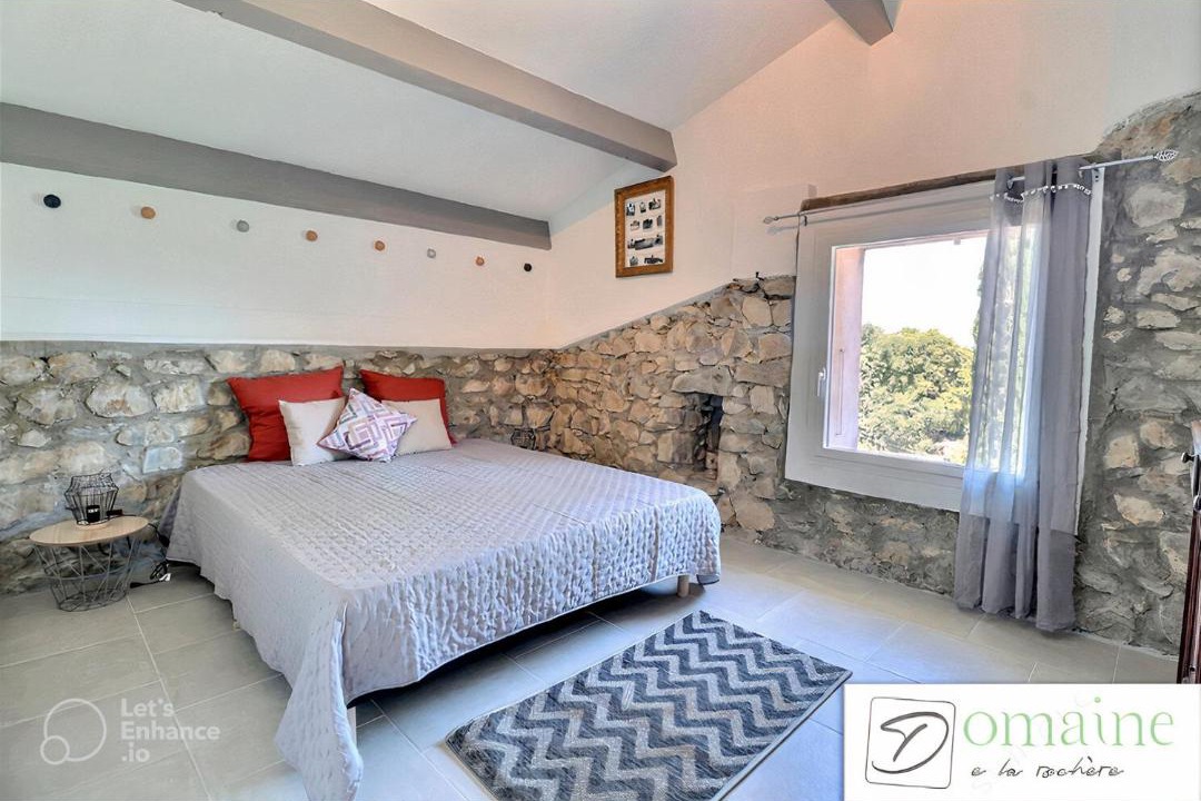 Photo of Bedroom in Sampzon