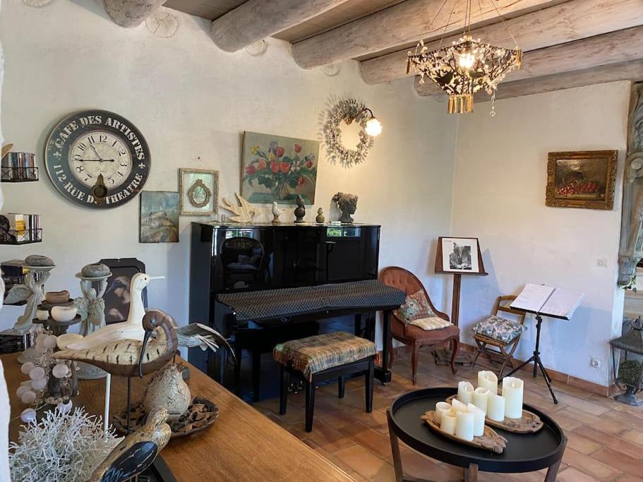 Photo of Livingroom in Sainte-Anastasie