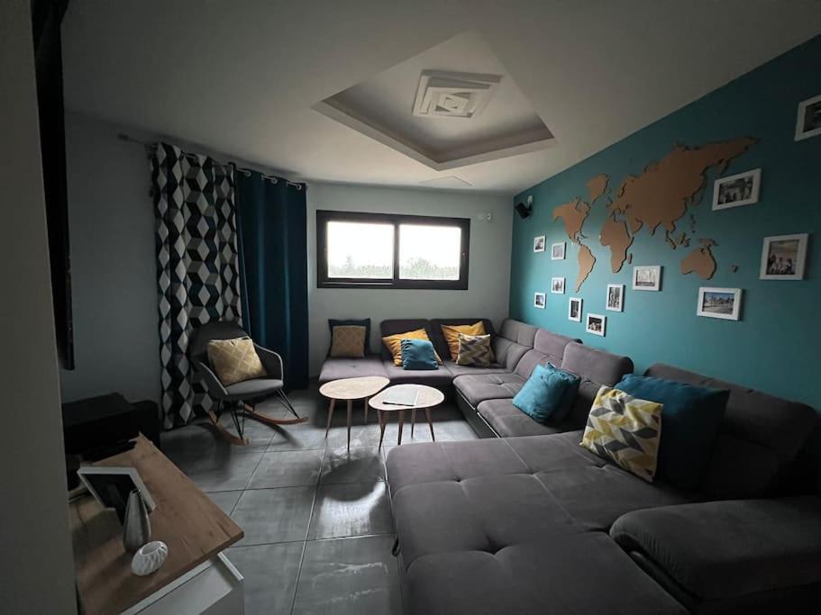 Photo of Livingroom in Ambronay