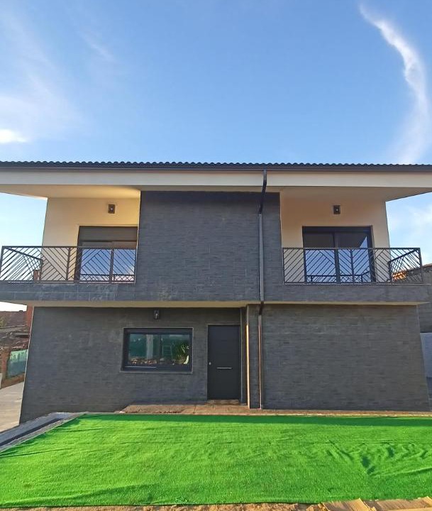 Photo of Buildings in Ahigal