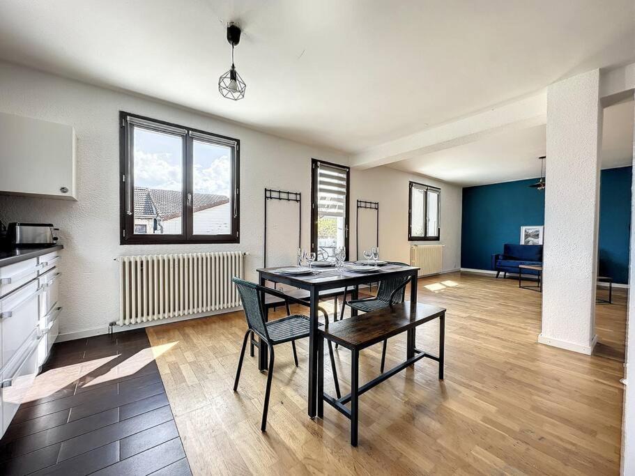 Photo of Livingroom in Chevry
