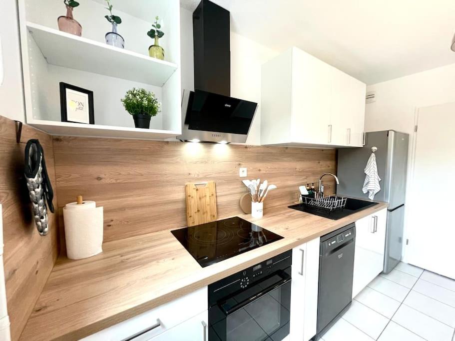 Photo of Kitchen in Bellegarde-sur-Valserine