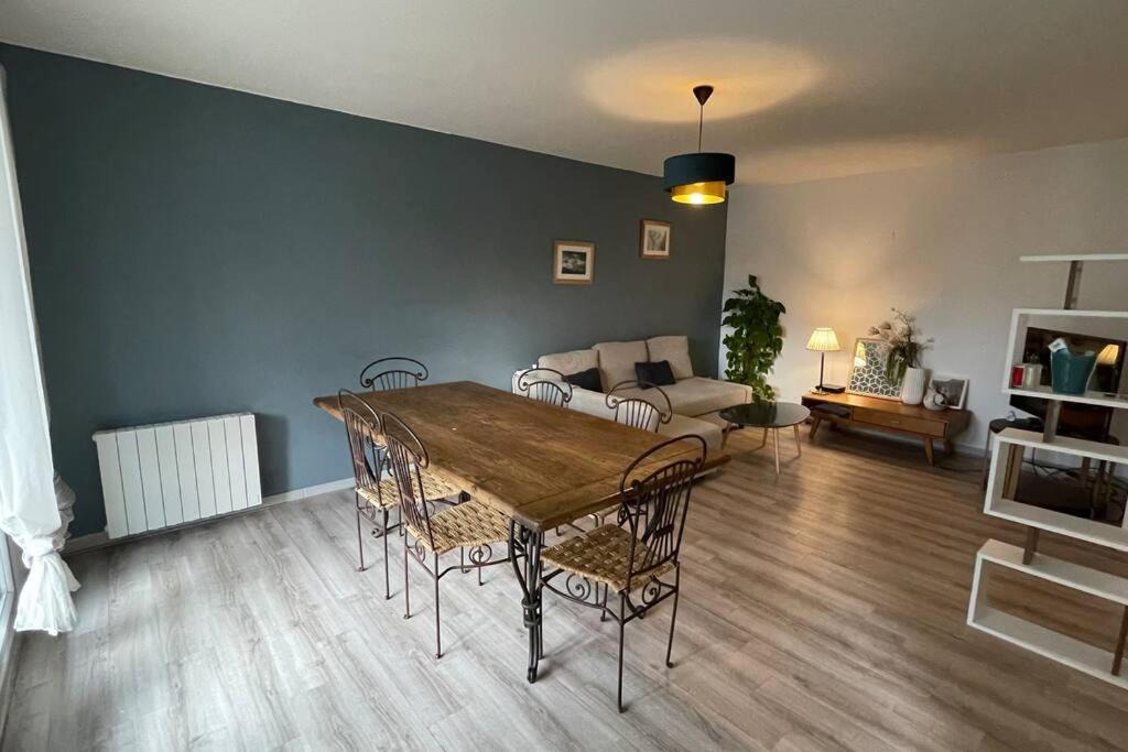 Photo of Livingroom in Ferney-Voltaire
