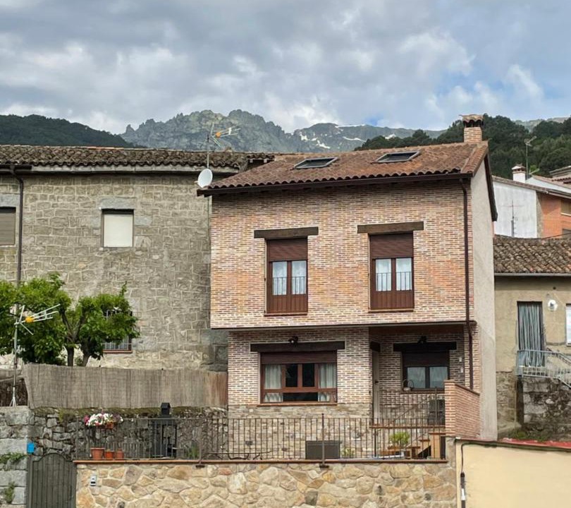 Photo of Buildings in El Hornillo