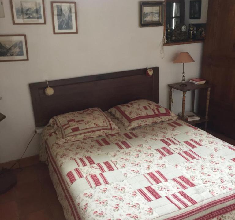 Photo of Bedroom in Campan