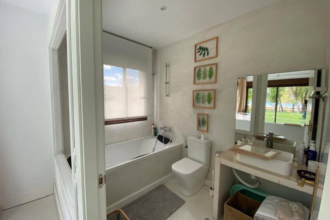Photo of Bathroom in Aunon