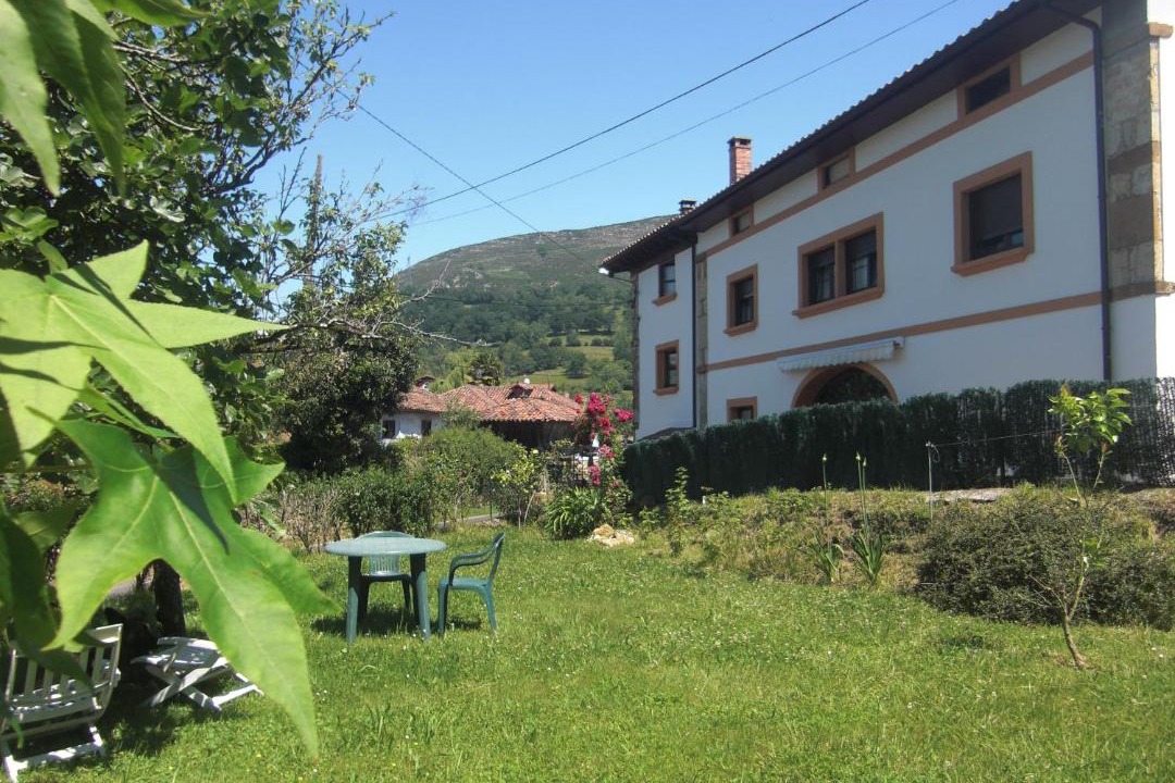 Photo of Buildings in Villamayor