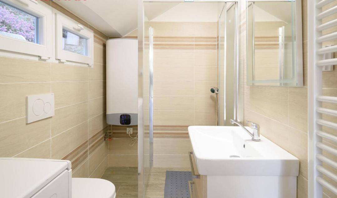 Photo of Bathroom in Lipence