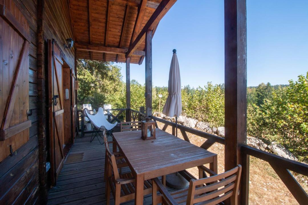 Photo of Patio Balcony in Saint-Laurent-en-Grandvaux