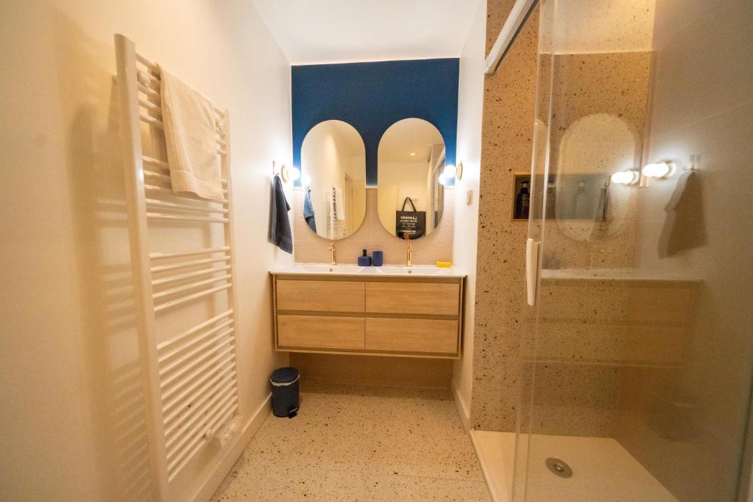 Photo of Bathroom in Quartier Administrations
