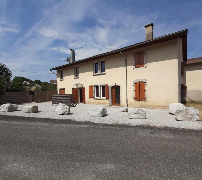 Photo of Buildings in Soucia