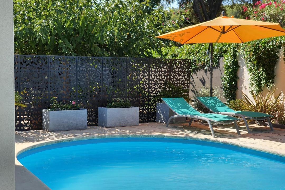 Photo of Outdoor in Comps