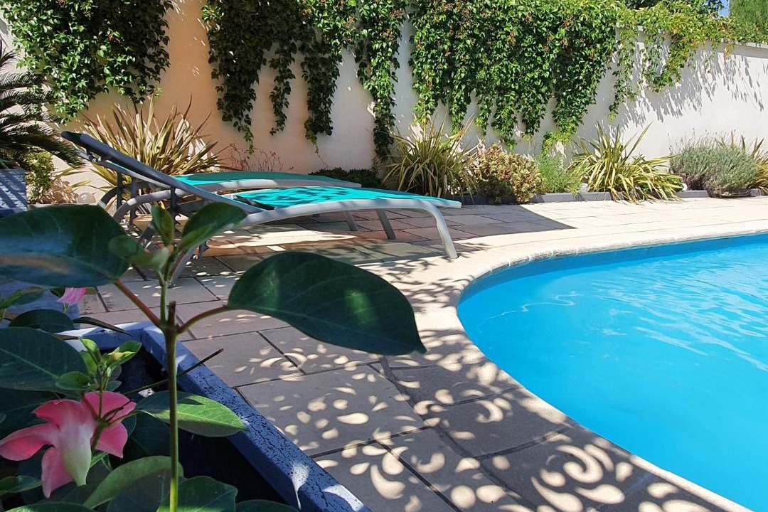 Photo of Outdoor in Comps