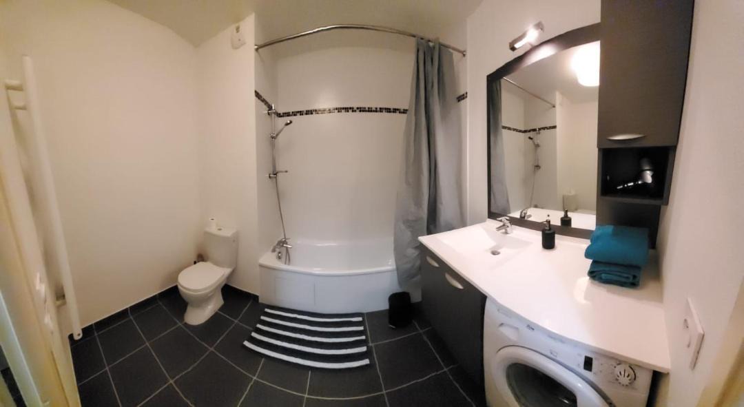 Photo of Bathroom in Gex