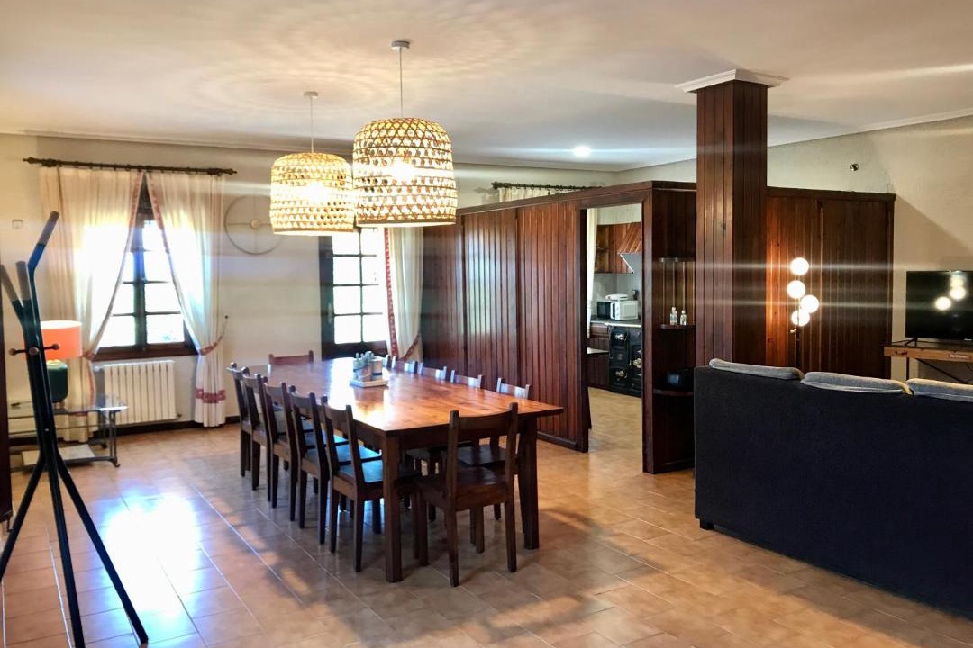 Photo of Livingroom in Coles