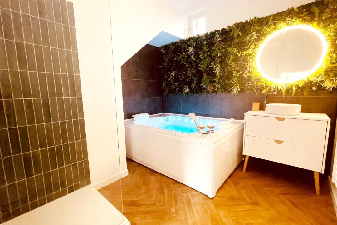Photo of Bathroom in Faubourg