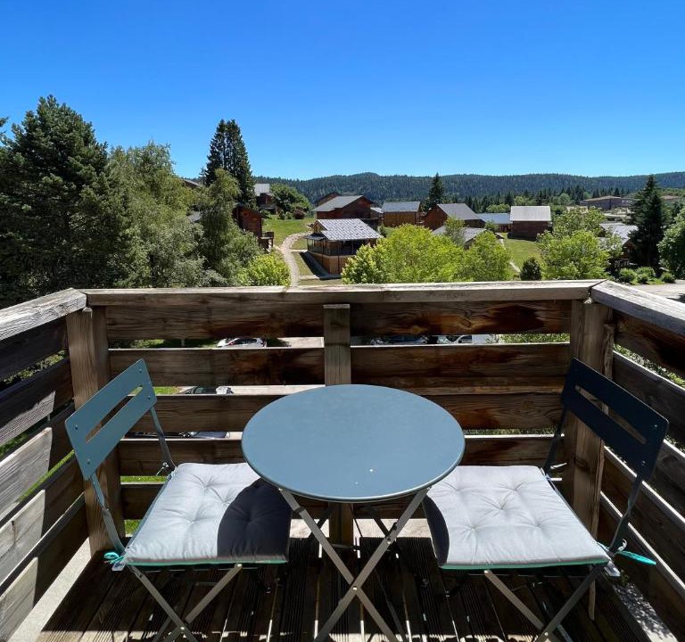 Photo of Patio Balcony in Saint-Laurent-en-Grandvaux