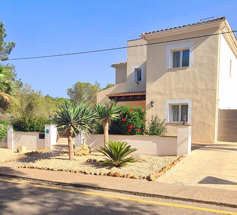 Photo of Buildings in Cala Murada
