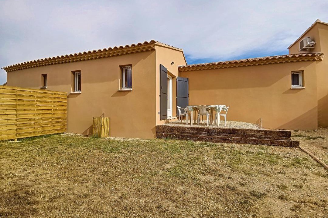 Photo of Buildings in Eygalieres
