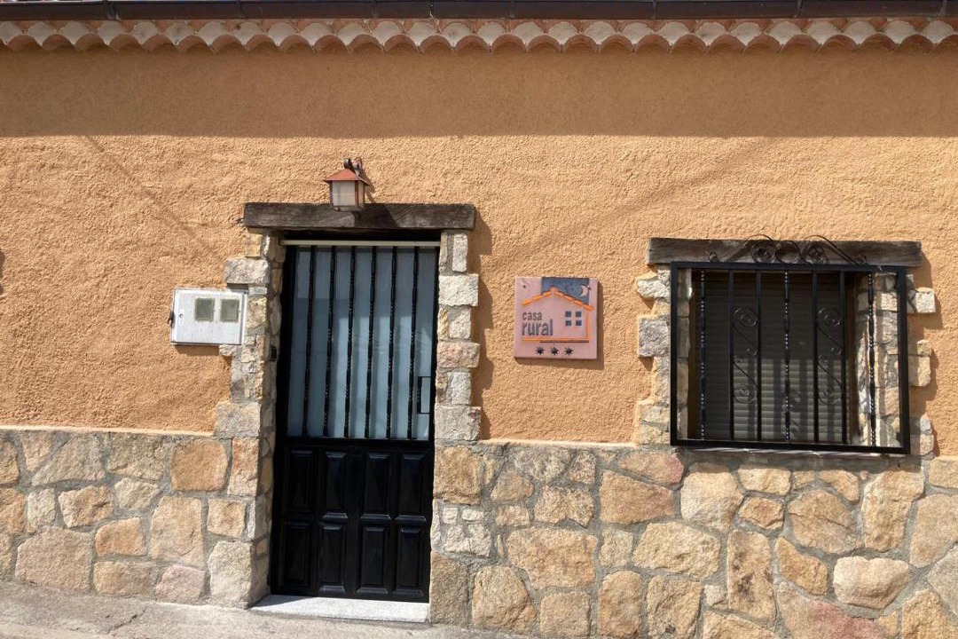 Photo of Buildings in Almenara de Tormes