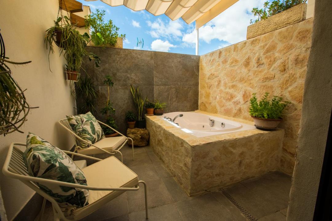 Photo of Bathroom in Chiloeches