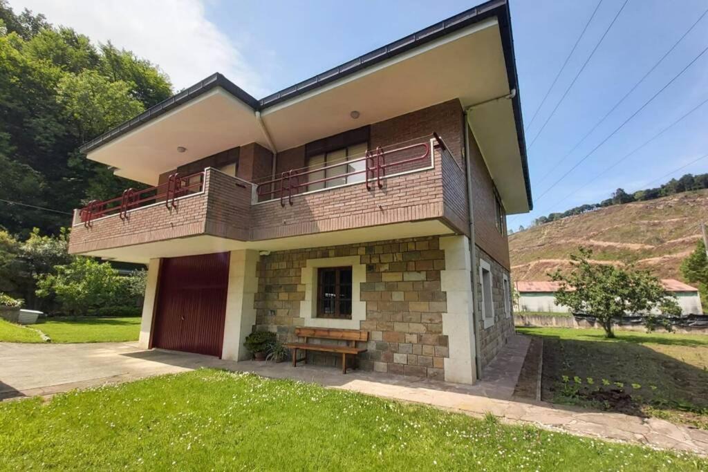 Photo of Buildings in Valle de Cabuerniga