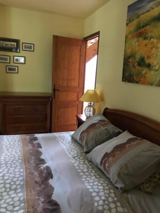 Photo of Bedroom in Courmangoux