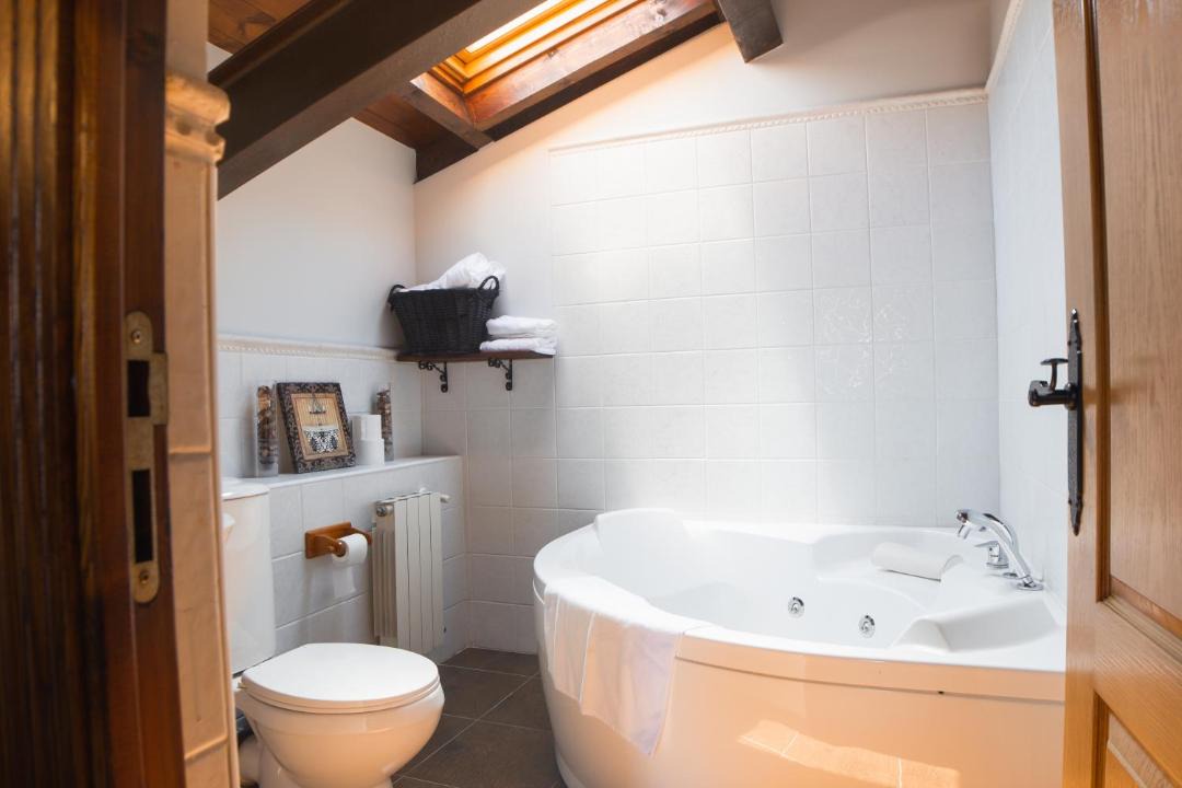 Photo of Bathroom in Ojebar