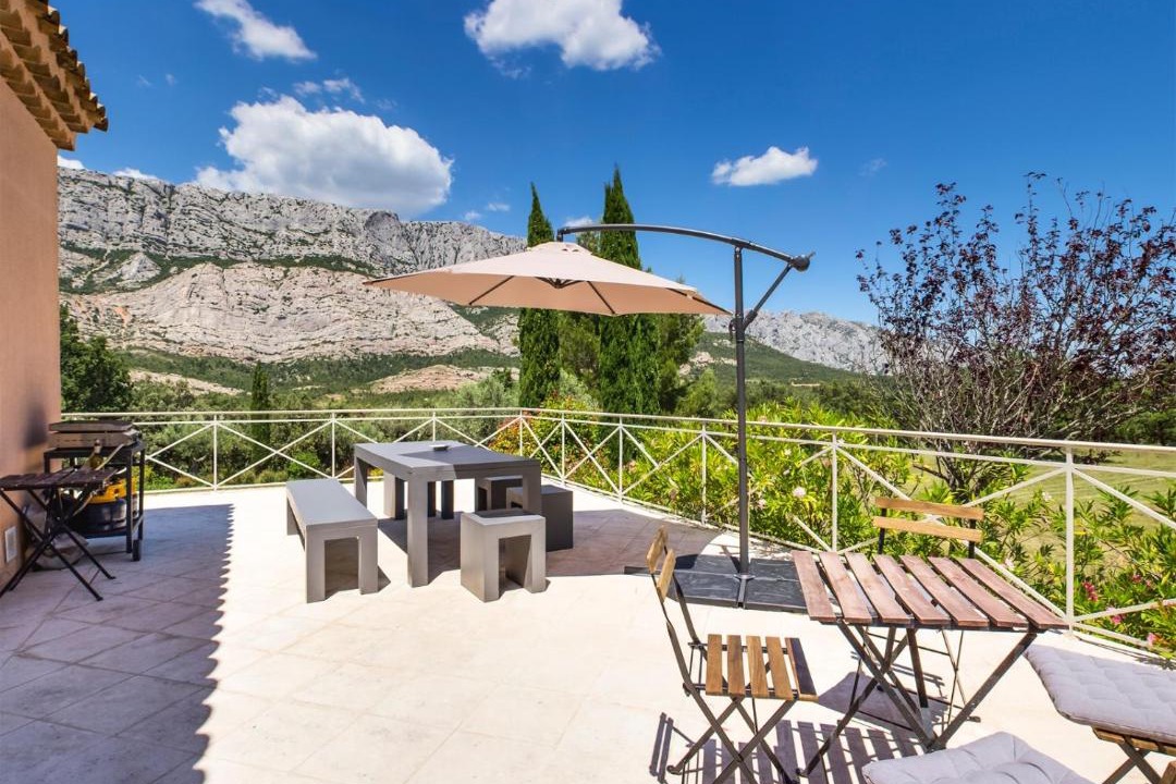 Photo of Patio Balcony in Saint-Antonin-sur-Bayon
