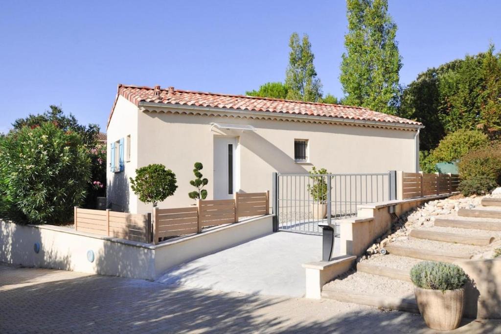 Photo of Buildings in Arpaillargues-et-Aureillac