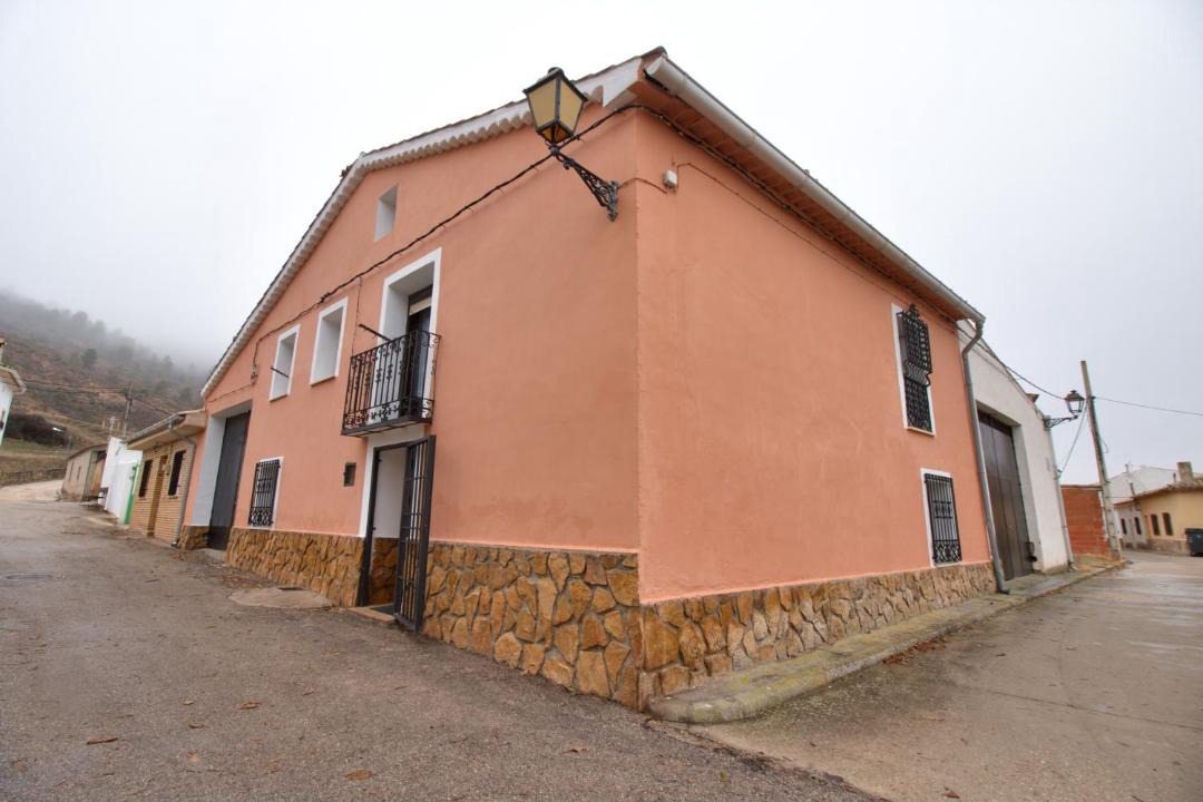 Photo of Buildings in Los Valdecolmenas