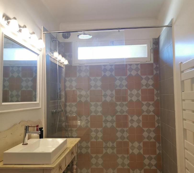 Photo of Bathroom in La Valette-du-Var