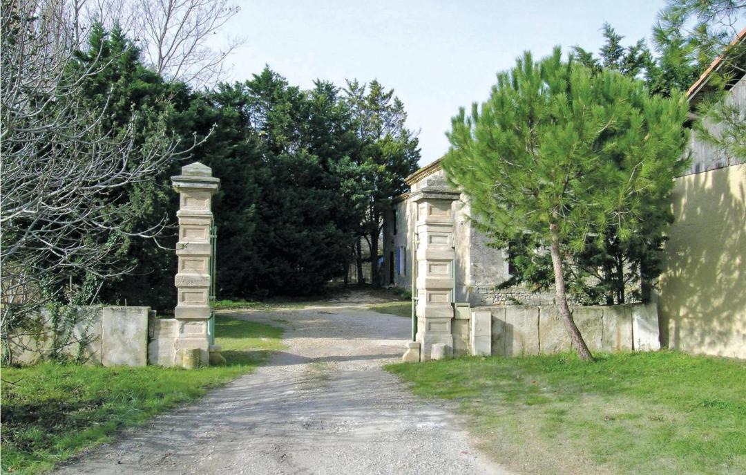 Photo of Others in Albaron