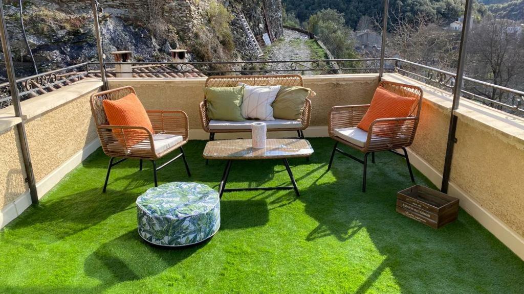 Photo of Patio Balcony in Pont d'Herault