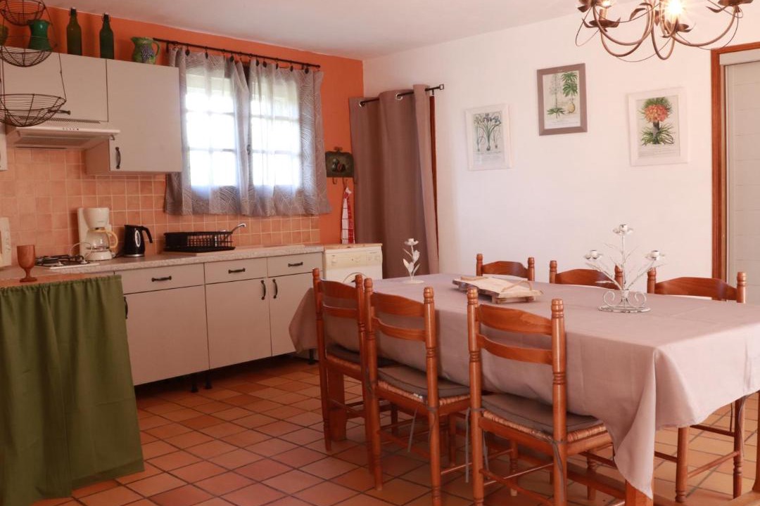 Photo of Kitchen in Suze-la-Rousse