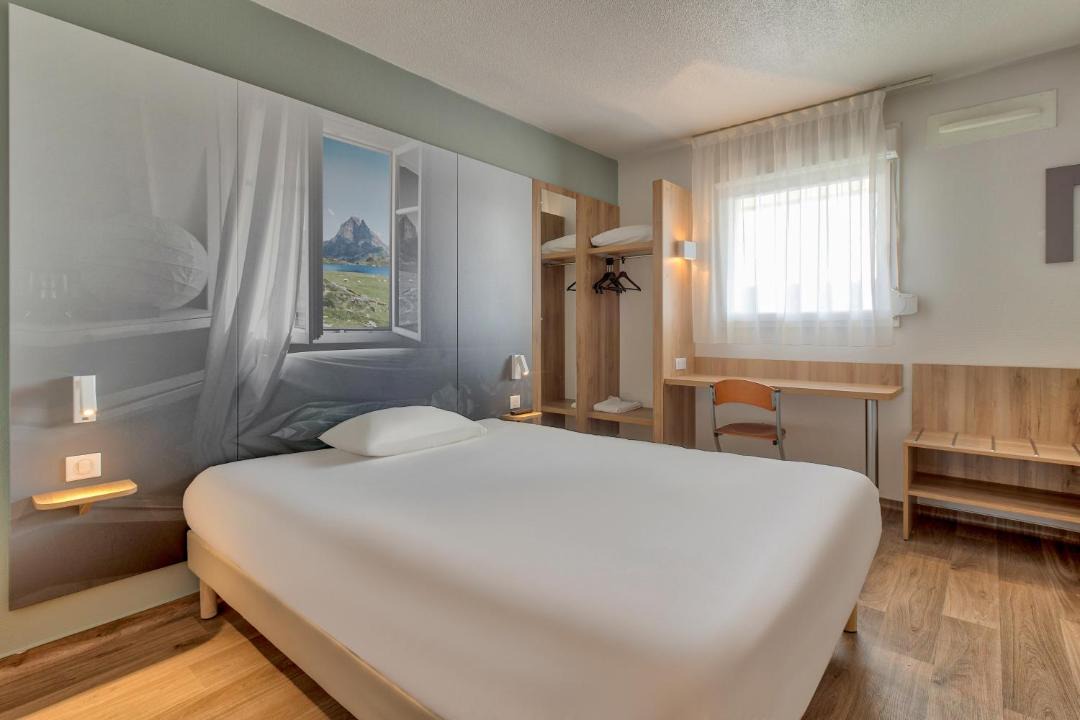 Photo of Bedroom in Lescar