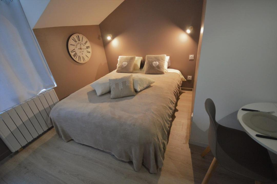 Photo of Bedroom in Oyonnax