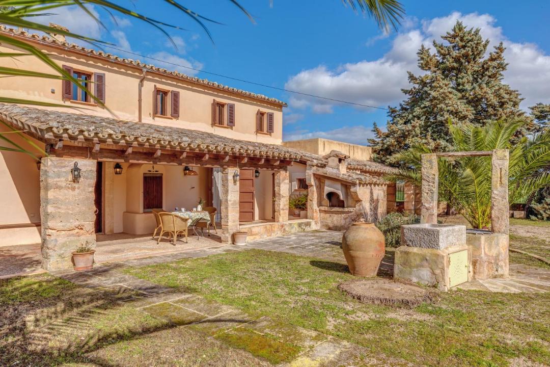 Photo of Buildings in Algaida