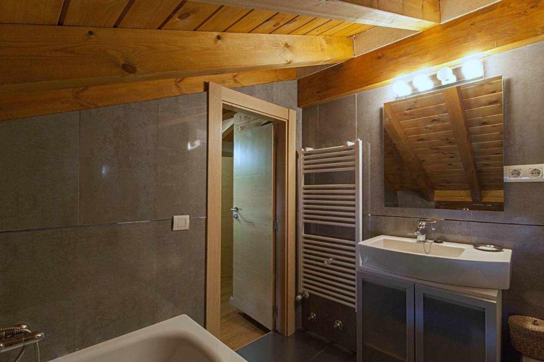 Photo of Bathroom in Mave