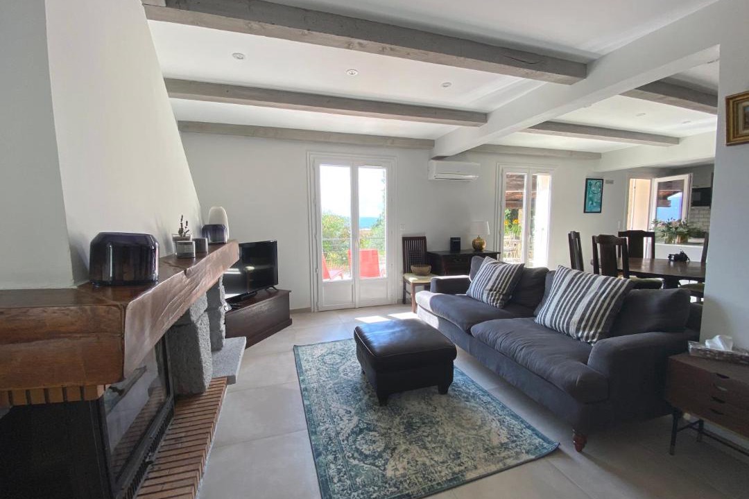 Photo of Livingroom in Puyloubier
