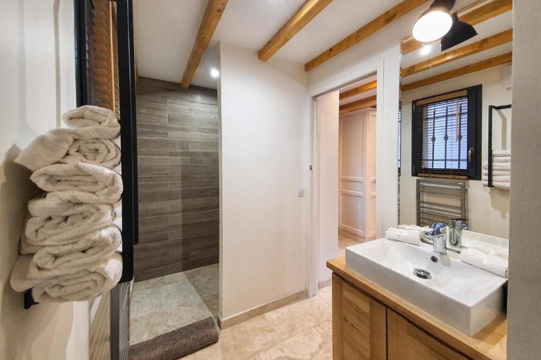 Photo of Bathroom in Le Puy-Sainte-Reparade