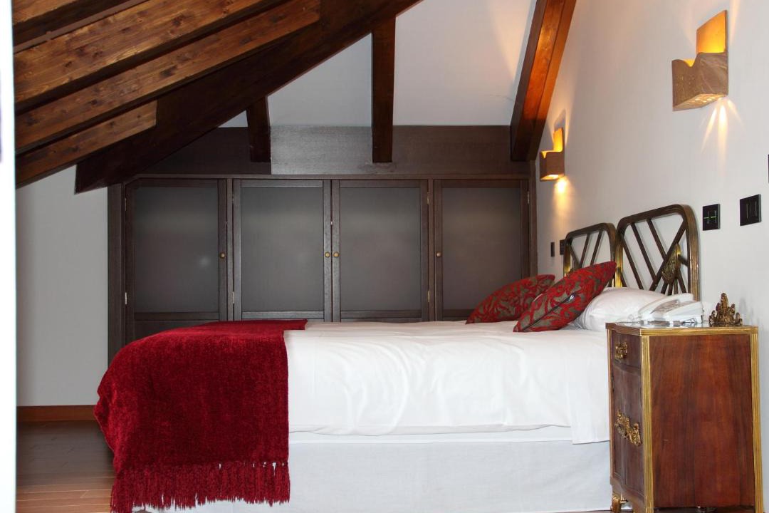 Photo of Bedroom in Valoria la Buena