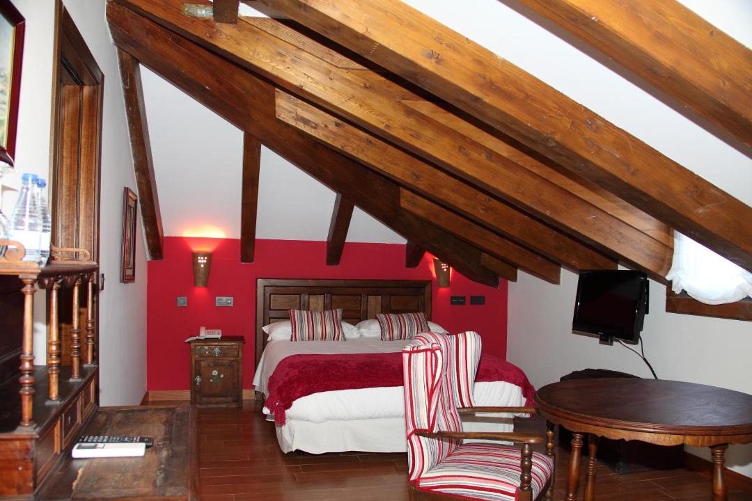 Photo of Bedroom in Valoria la Buena