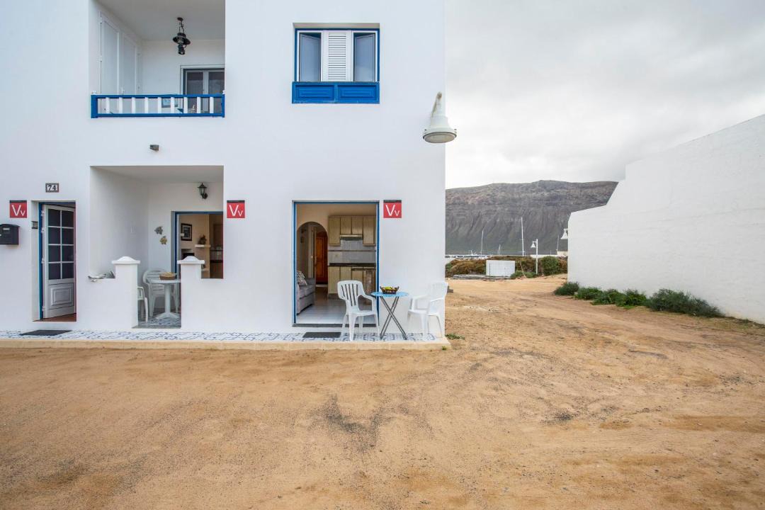 Photo of Buildings in Caleta de Sebo