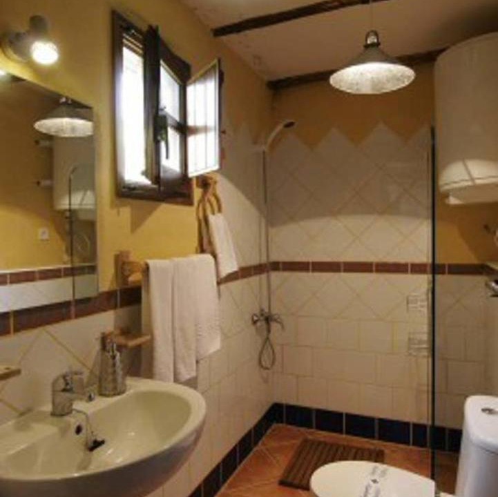 Photo of Bathroom in Robledillo de Gata